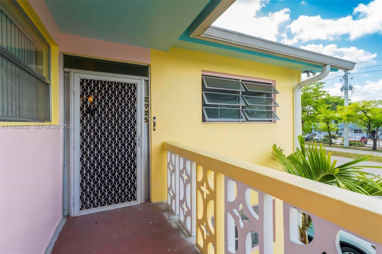 285 NE 191st St , Unit 2925, Miami, FL 33179 Photo