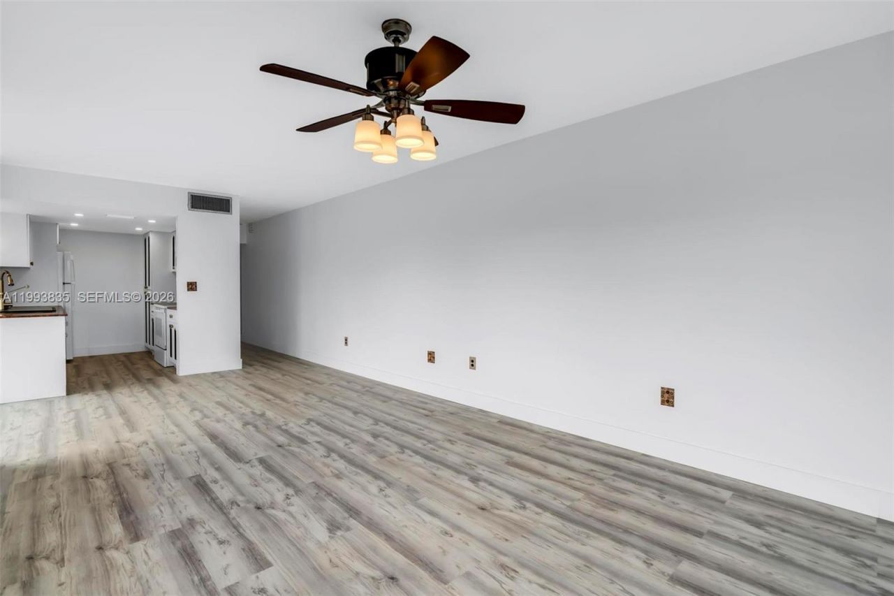 285 NE 191st St , Unit 2925, Miami, FL 33179 Photo
