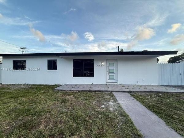 3224 NW 181st St , Miami Gardens, FL 33056