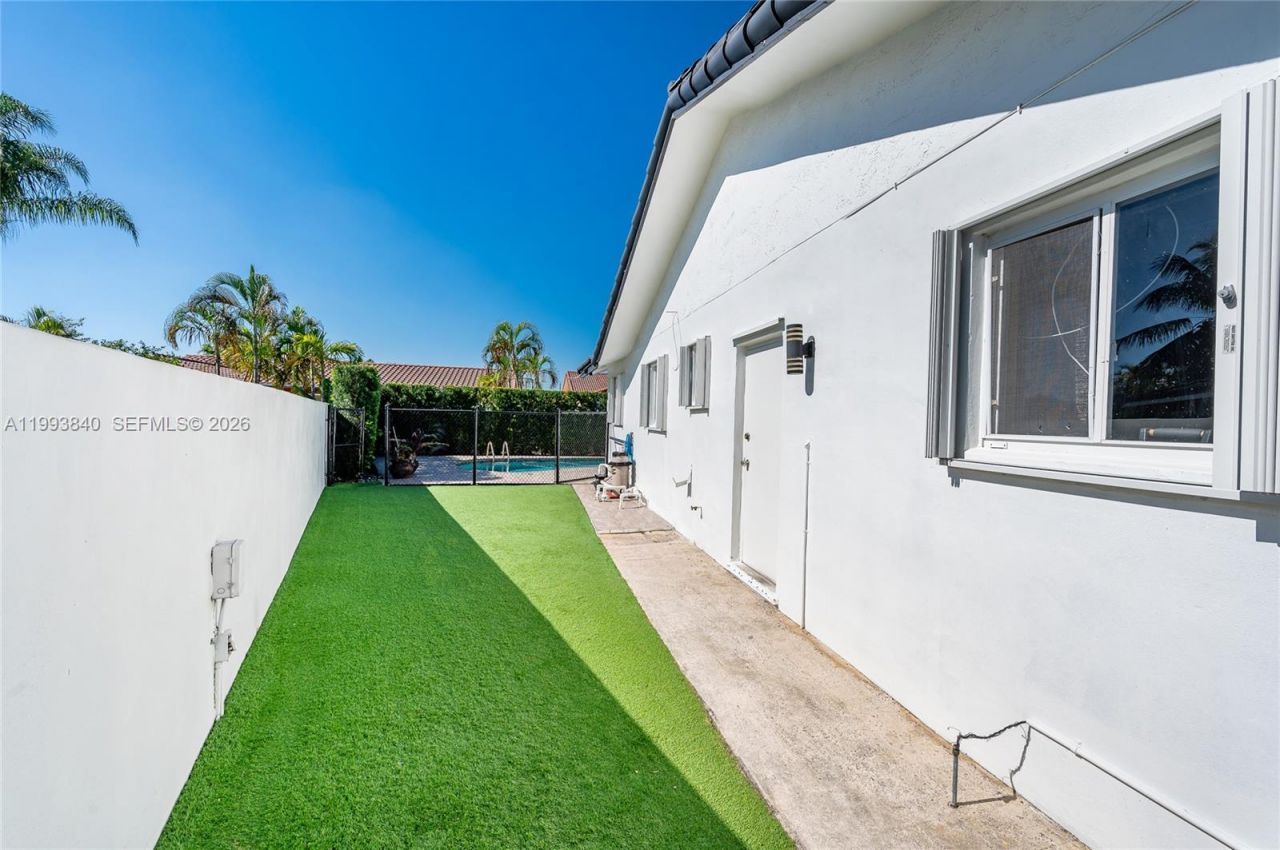 1820 SW 140th Pl, Miami, FL 33175 Photo