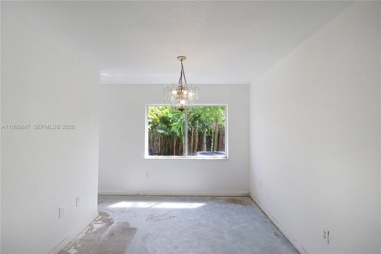 1079 SE 12th Ter, Homestead, FL 33035 Photo
