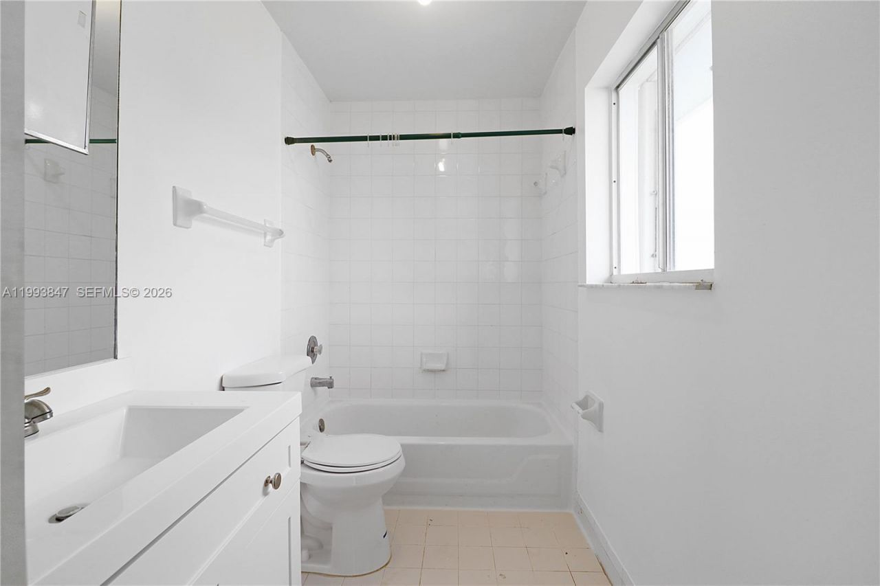 1079 SE 12th Ter, Homestead, FL 33035 Photo