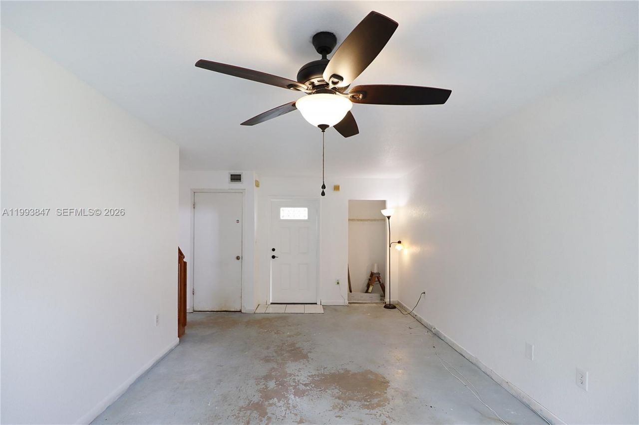 1079 SE 12th Ter, Homestead, FL 33035 Photo