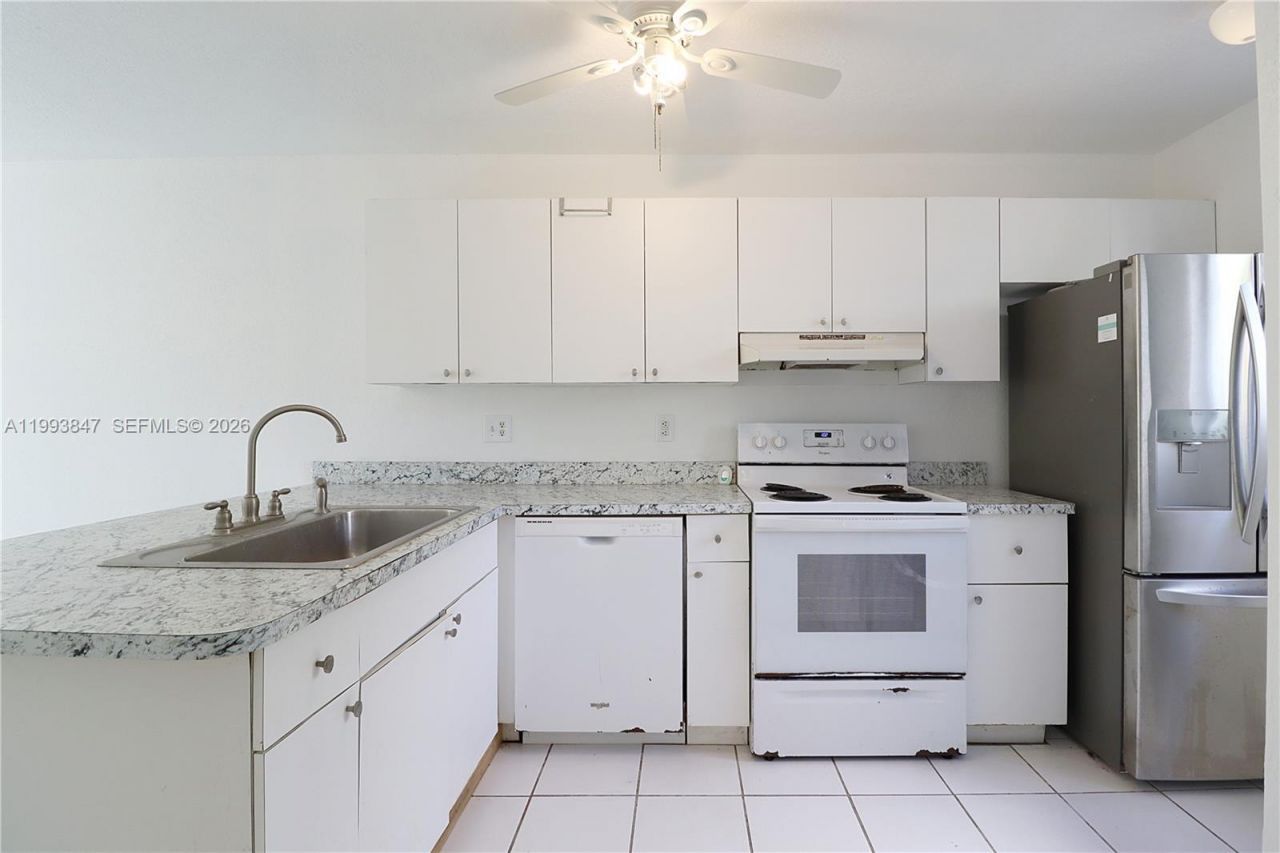 1079 SE 12th Ter, Homestead, FL 33035 Photo