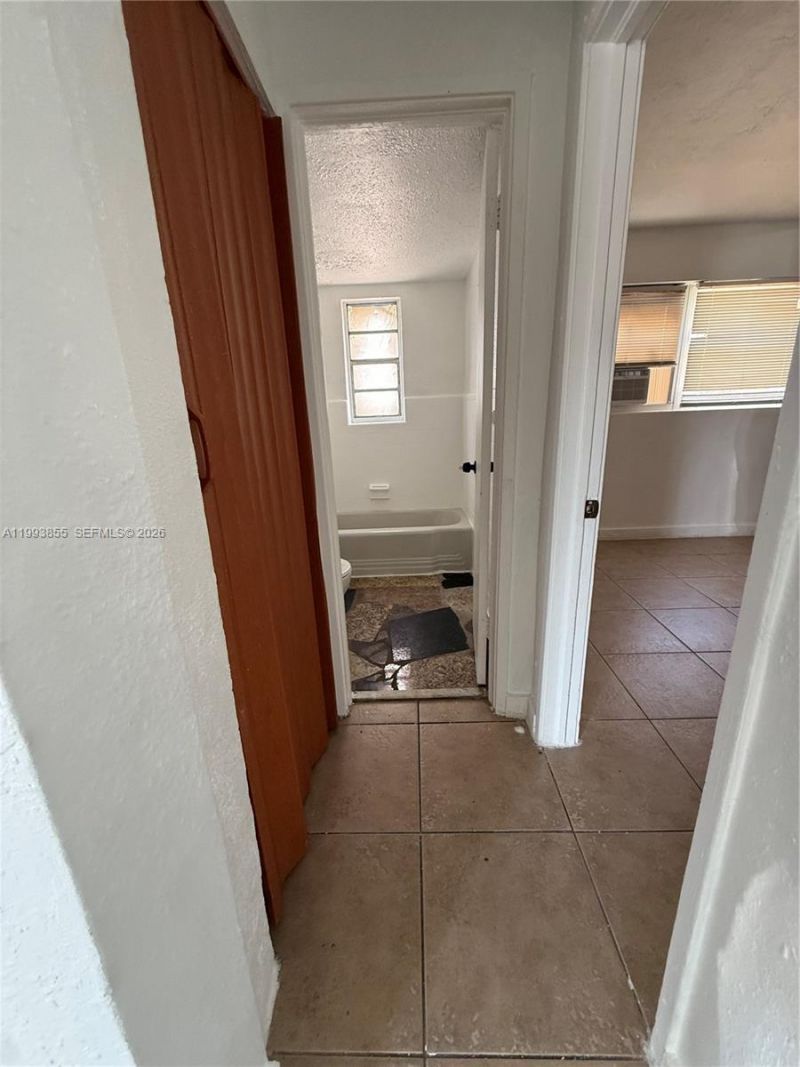 1306 NW 61st St , Unit 5, Miami, FL 33142 Photo