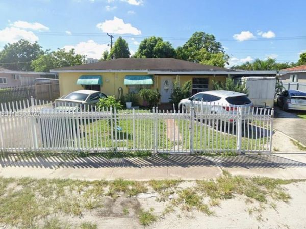 3210 NW 82nd St , Miami, FL 33147
