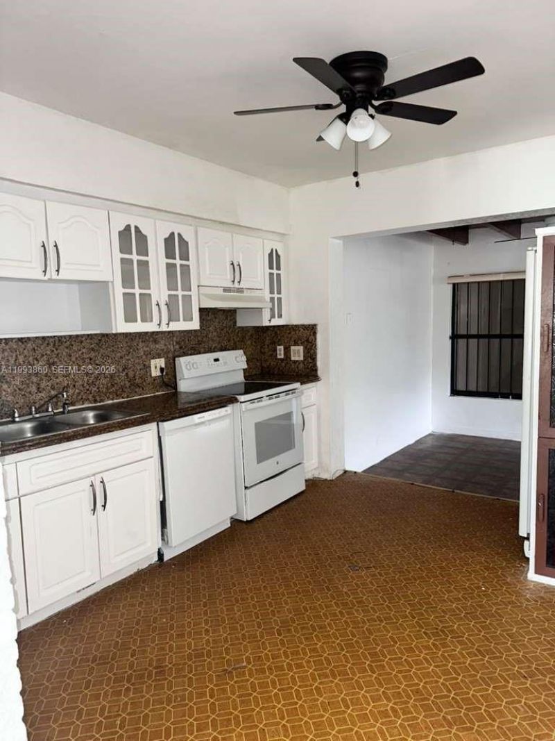 576 NW 147th St, Unit 576, Miami, FL 33168 Photo