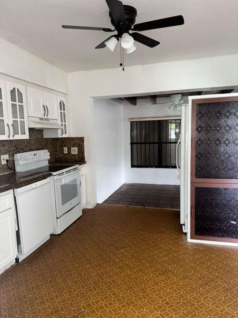 576 NW 147th St, Unit 576, Miami, FL 33168 Photo
