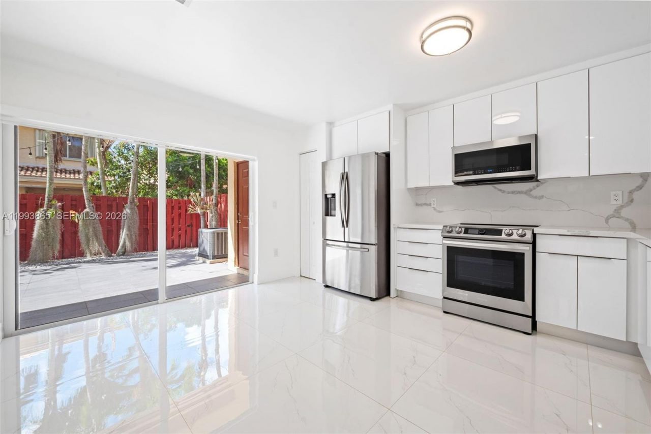 16418 SW 72nd Ter, Unit ., Miami, FL 33193 Photo