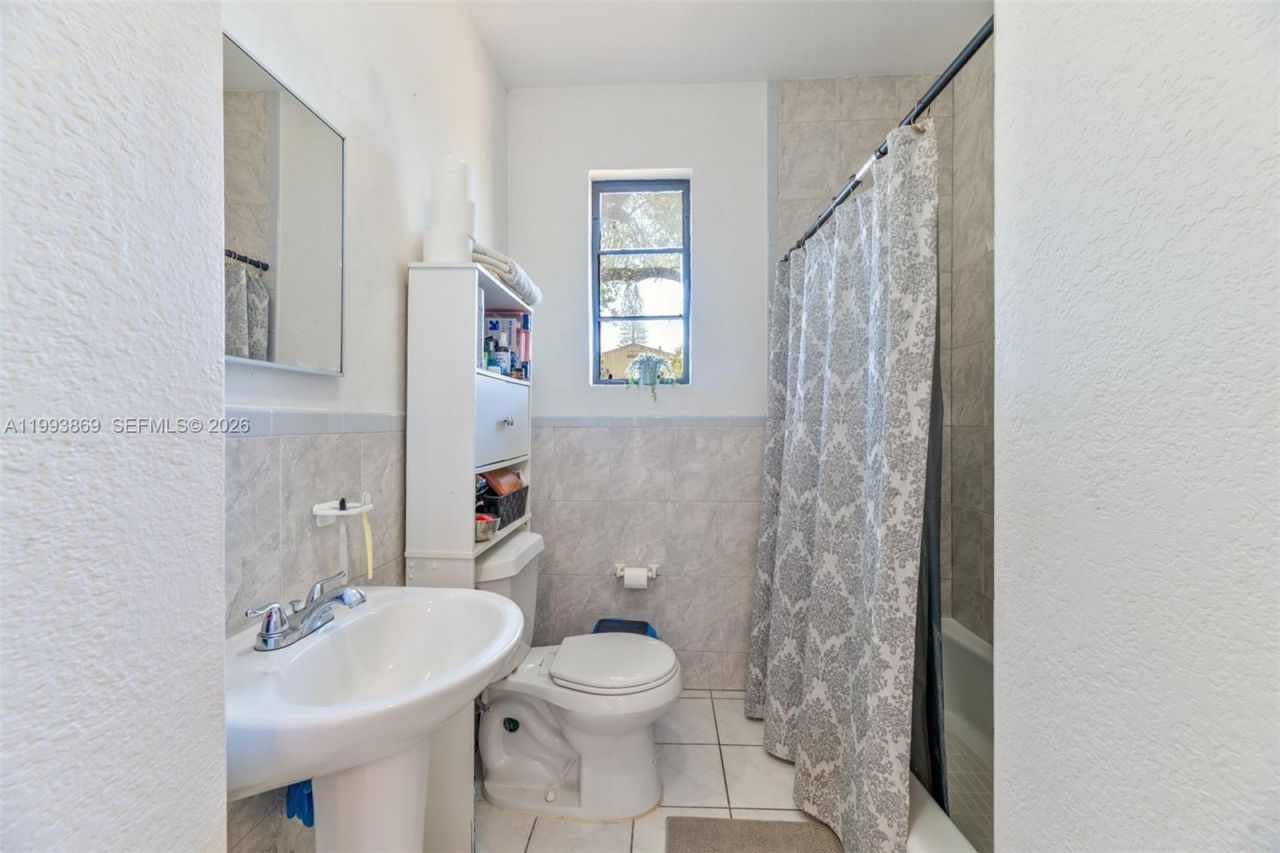 1238 NE 112th St, Unit N/A, Miami, FL 33161 Photo