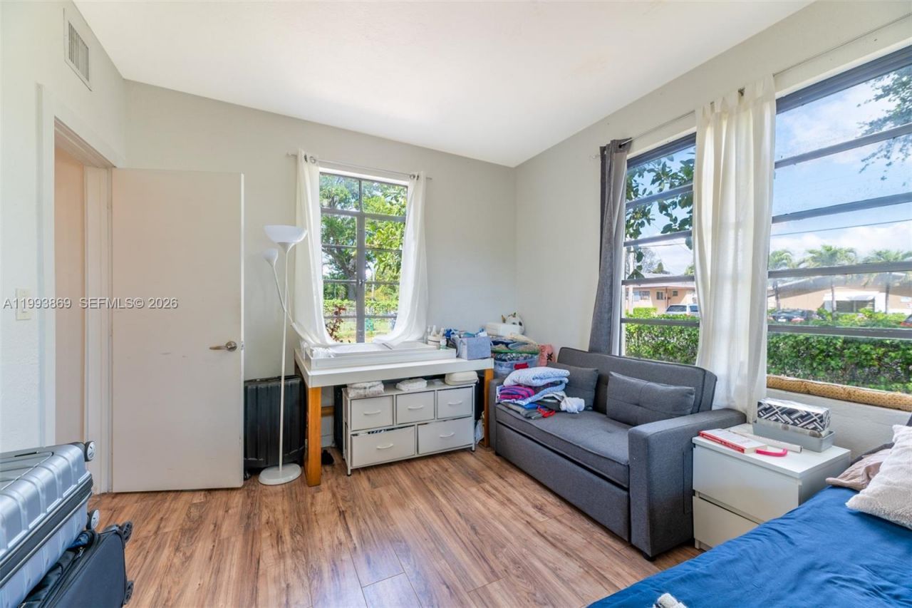 1238 NE 112th St, Unit N/A, Miami, FL 33161 Photo