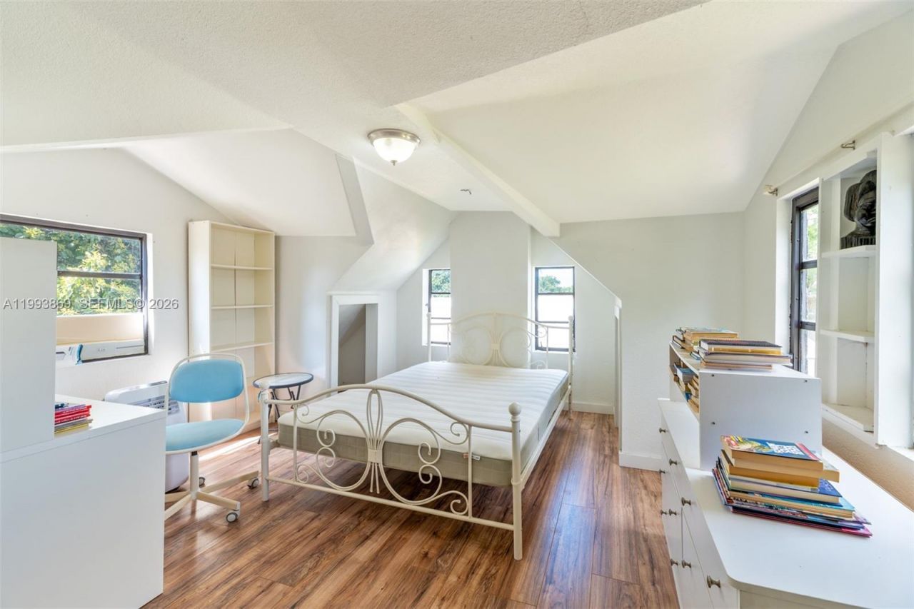 1238 NE 112th St, Unit N/A, Miami, FL 33161 Photo