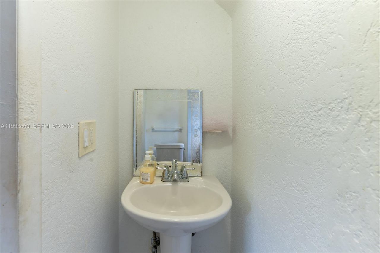 1238 NE 112th St, Unit N/A, Miami, FL 33161 Photo