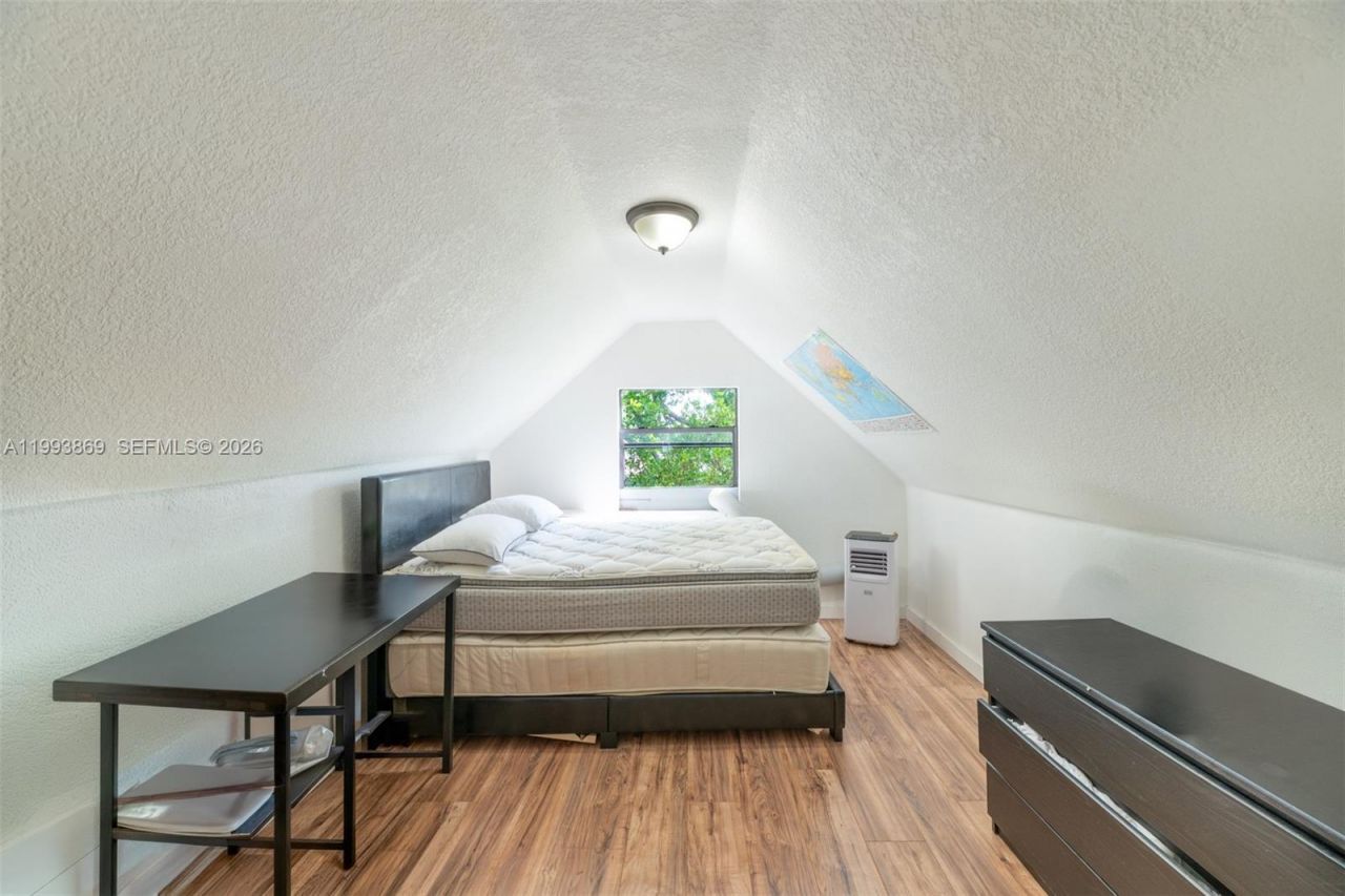 1238 NE 112th St, Unit N/A, Miami, FL 33161 Photo