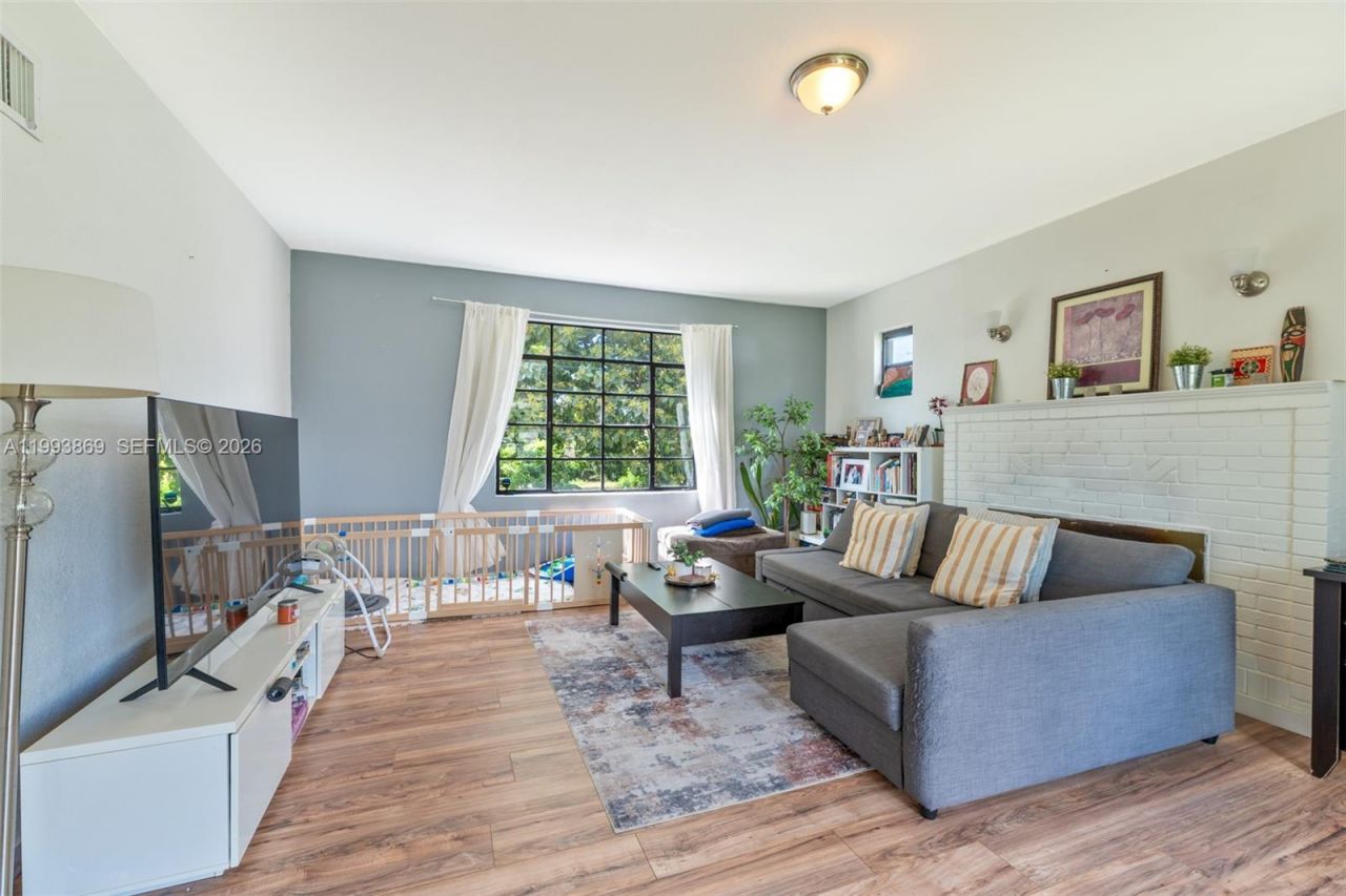 1238 NE 112th St, Unit N/A, Miami, FL 33161 Photo