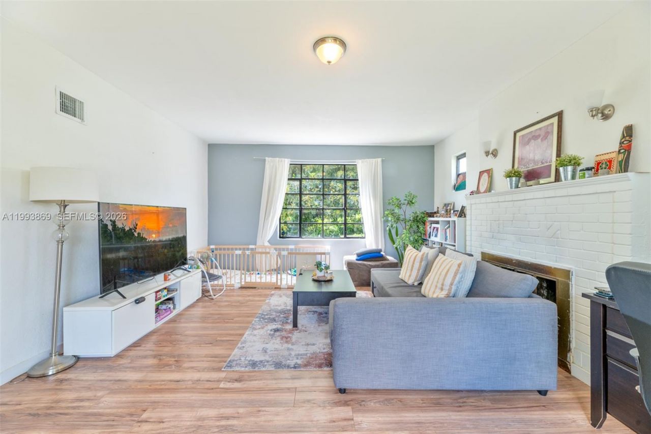 1238 NE 112th St, Unit N/A, Miami, FL 33161 Photo