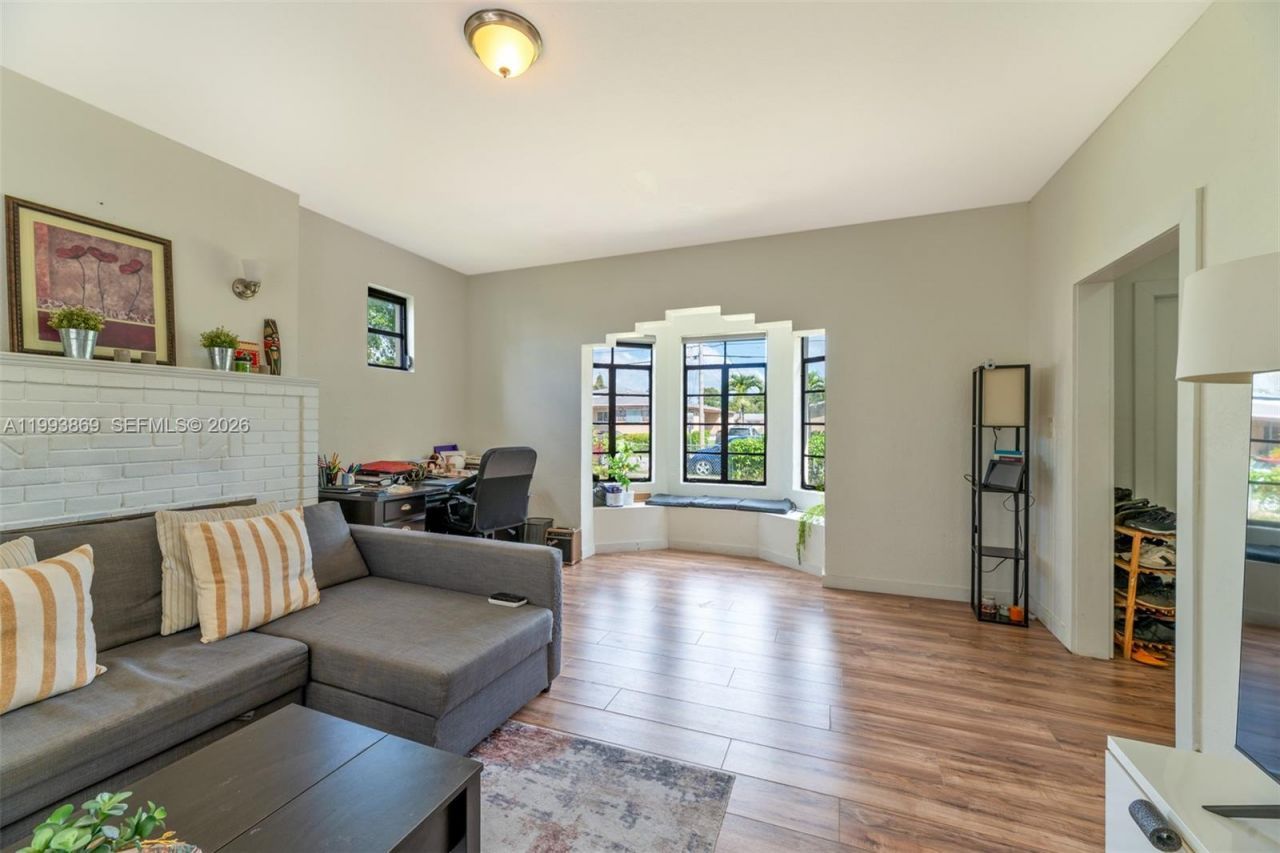 1238 NE 112th St, Unit N/A, Miami, FL 33161 Photo