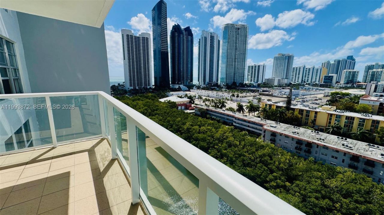 230 174th St, Unit 1518, Sunny Isles Beach, FL 33160 Main Photo