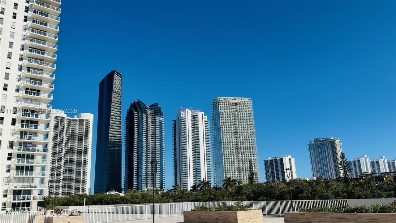 230 174th St , Unit 1518, Sunny Isles Beach, FL 33160 Photo