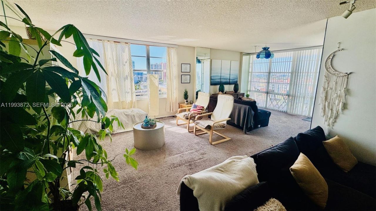 230 174th St , Unit 1518, Sunny Isles Beach, FL 33160 Photo