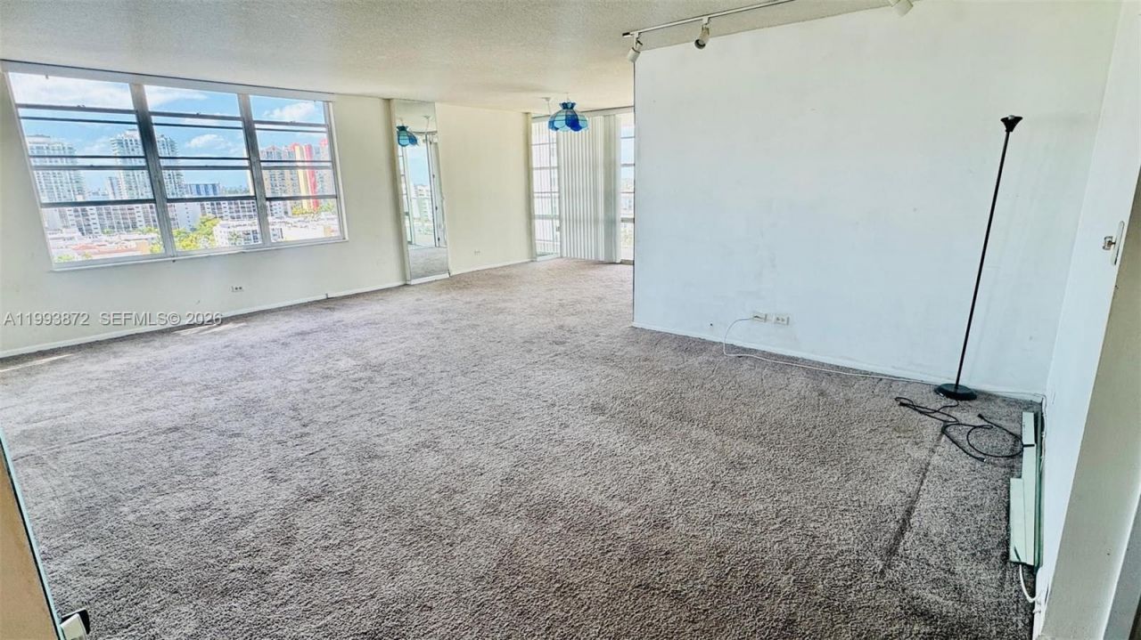 230 174th St, Unit 1518, Sunny Isles Beach, FL 33160 Photo