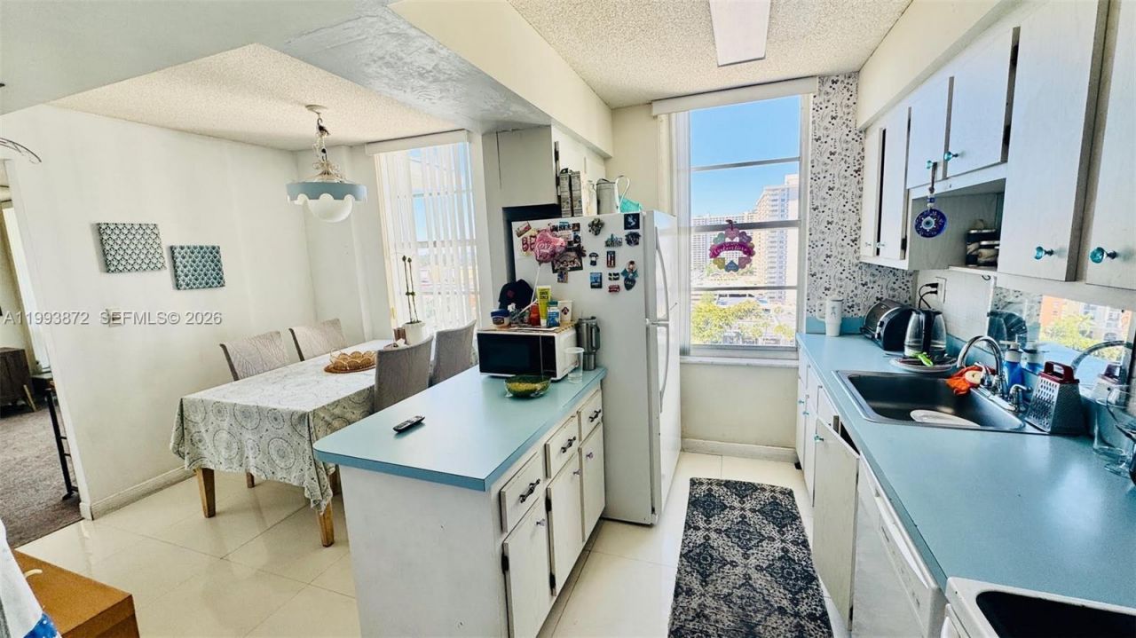 230 174th St , Unit 1518, Sunny Isles Beach, FL 33160 Photo