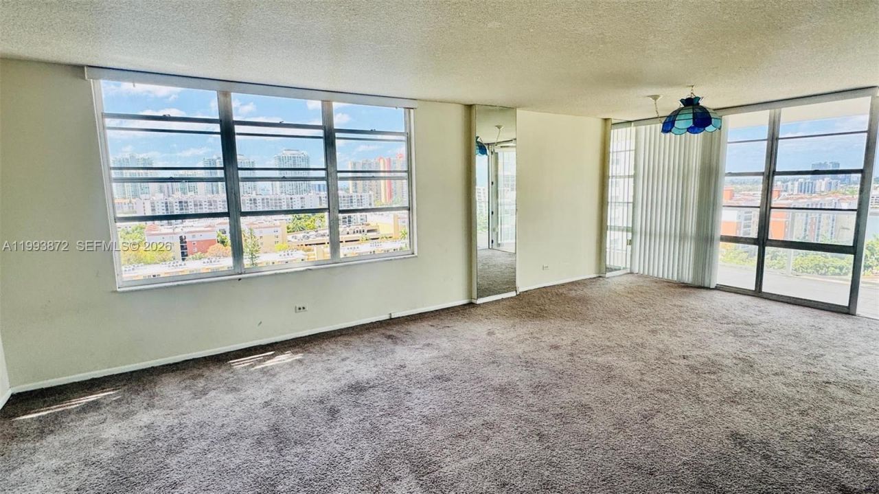 230 174th St, Unit 1518, Sunny Isles Beach, FL 33160 Photo