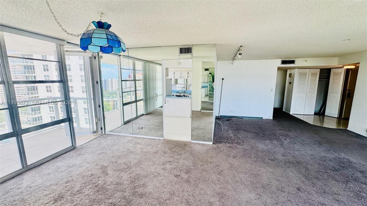 230 174th St, Unit 1518, Sunny Isles Beach, FL 33160 Photo