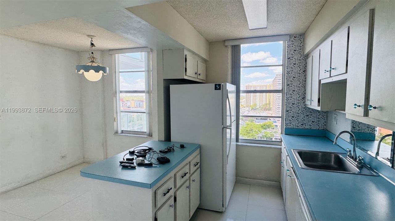 230 174th St, Unit 1518, Sunny Isles Beach, FL 33160 Photo