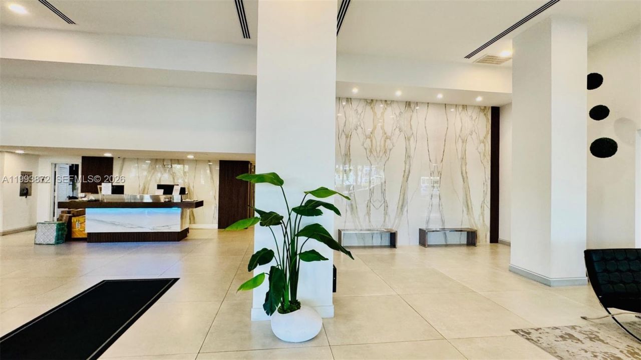 230 174th St, Unit 1518, Sunny Isles Beach, FL 33160 Photo