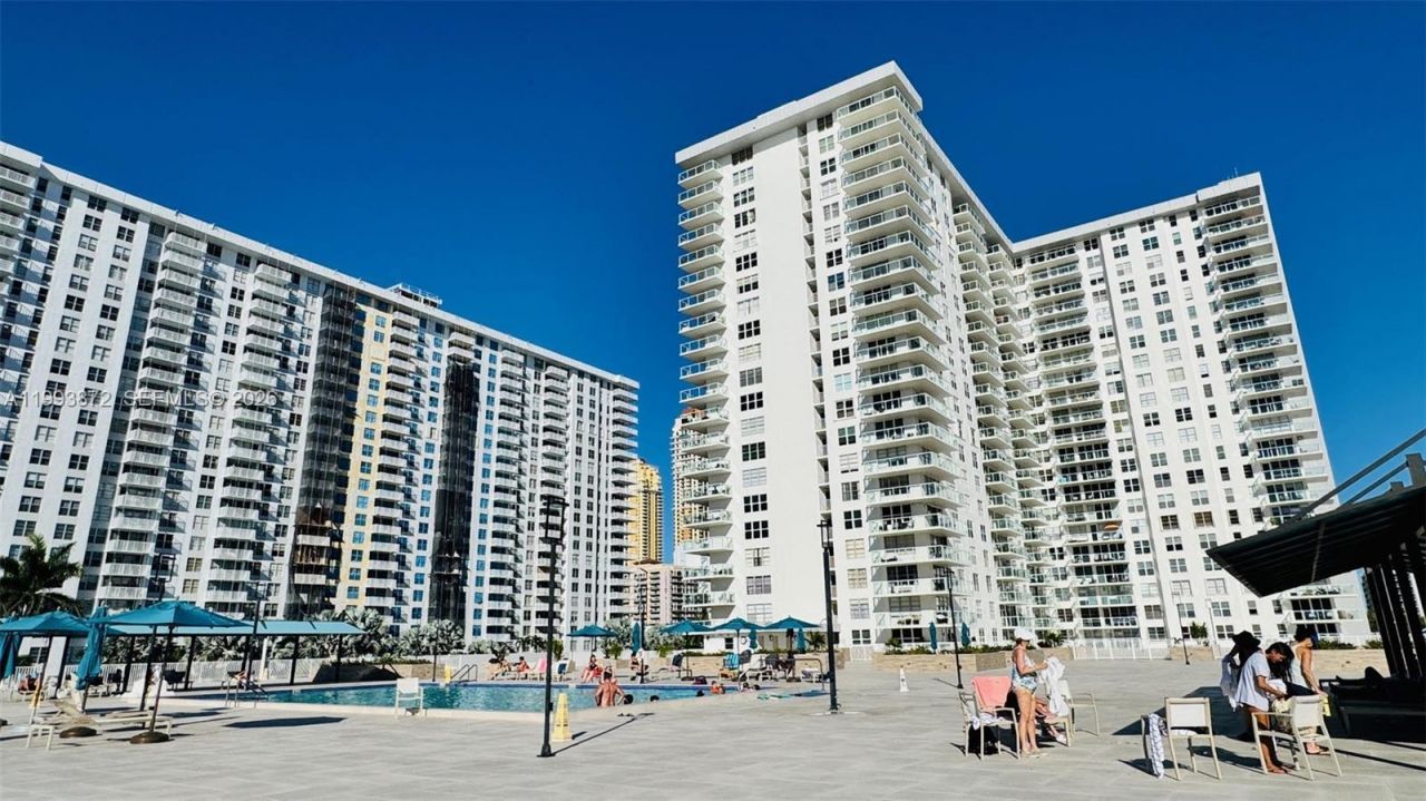 230 174th St, Unit 1518, Sunny Isles Beach, FL 33160 Photo