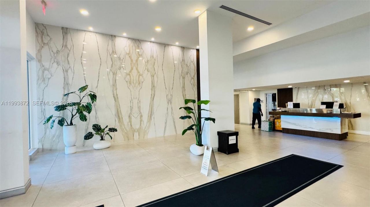 230 174th St, Unit 1518, Sunny Isles Beach, FL 33160 Photo