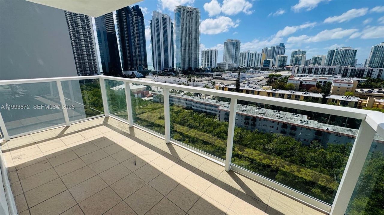 230 174th St, Unit 1518, Sunny Isles Beach, FL 33160 Photo