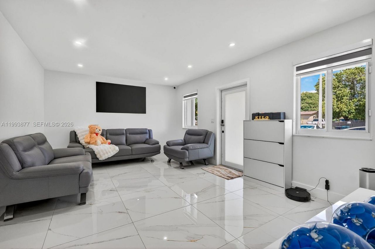 330 NW 195th Ter , Miami Gardens, FL 33169 Photo