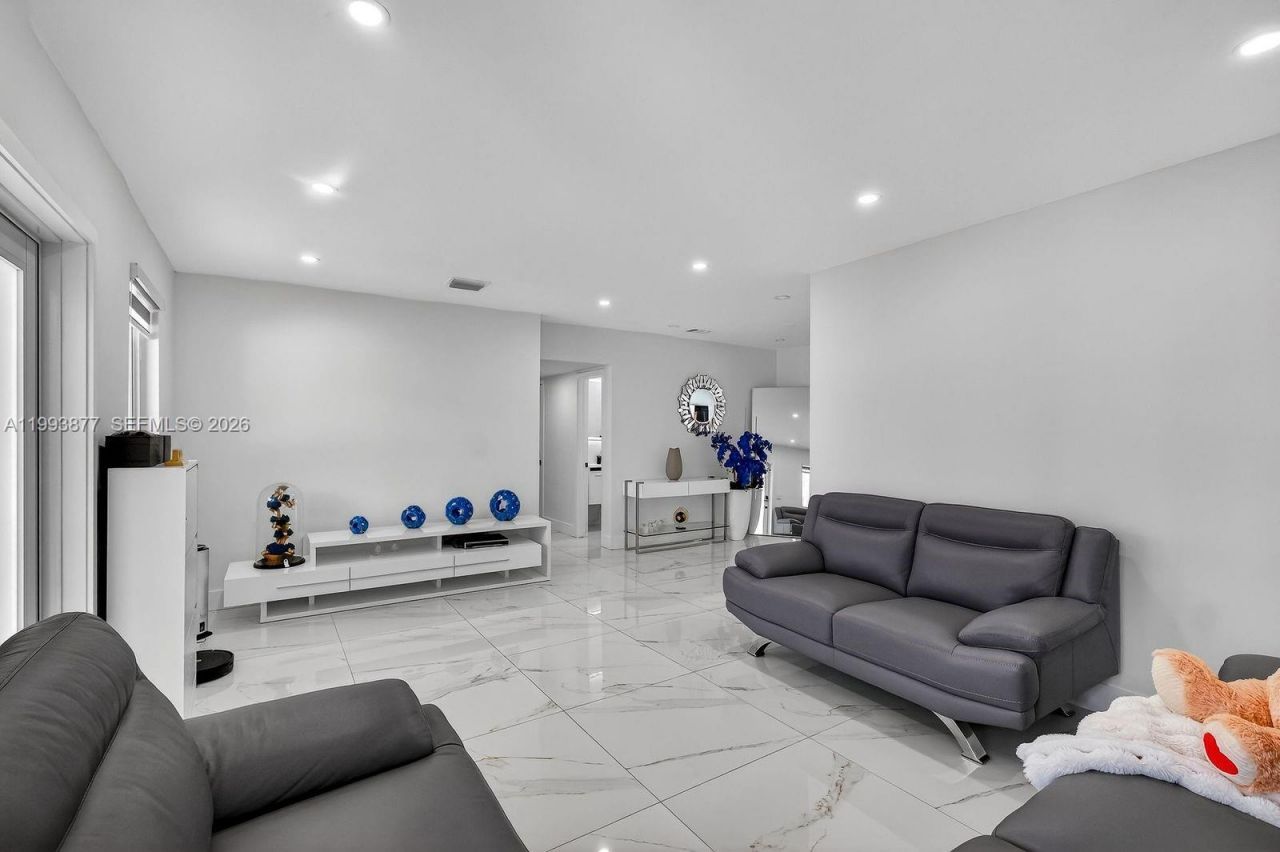 330 NW 195th Ter , Miami Gardens, FL 33169 Photo