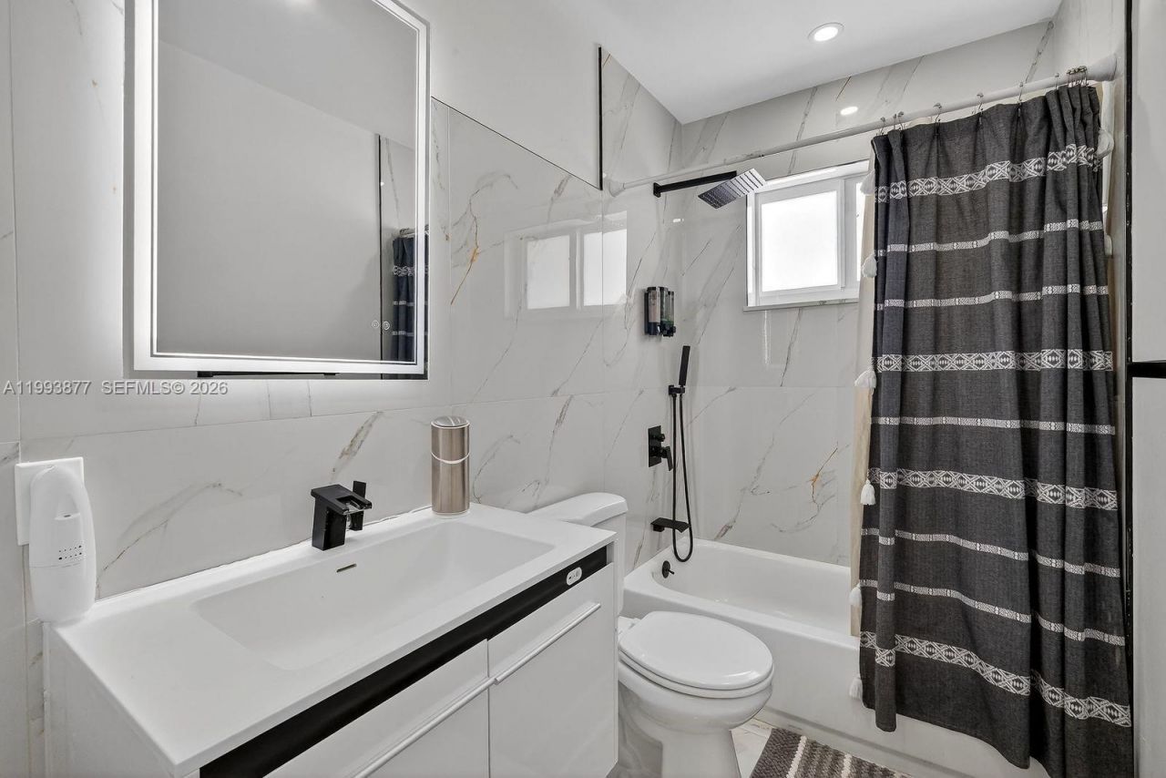 330 NW 195th Ter , Miami Gardens, FL 33169 Photo