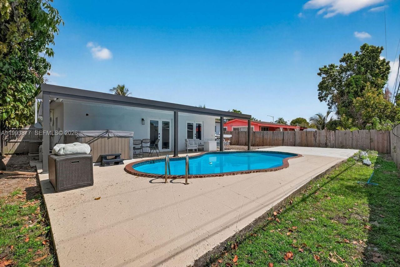 330 NW 195th Ter , Miami Gardens, FL 33169 Photo