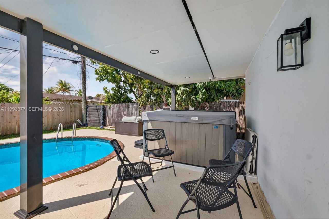 330 NW 195th Ter , Miami Gardens, FL 33169 Photo