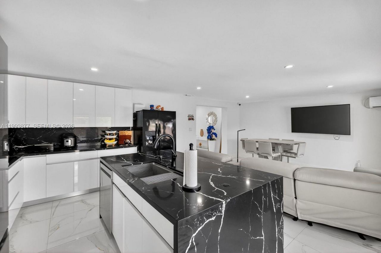 330 NW 195th Ter , Miami Gardens, FL 33169 Photo