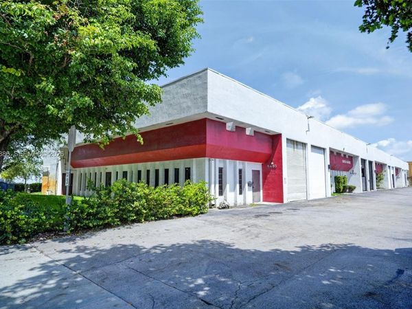 Warehouse/Restaurant For Sale In Doral, Doral, FL 33166
