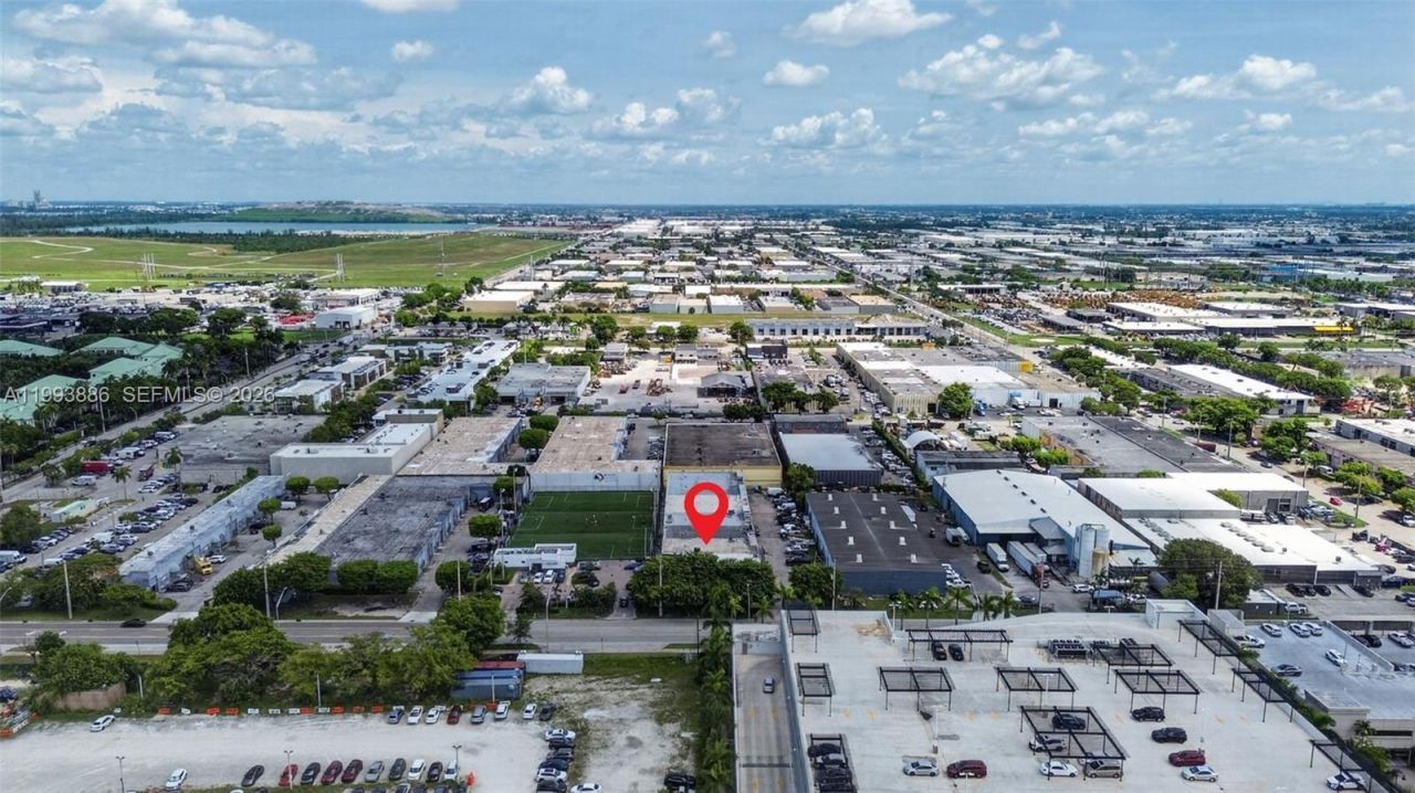 Warehouse/restaurant For Sale In Doral, Doral, FL 33166 Photo