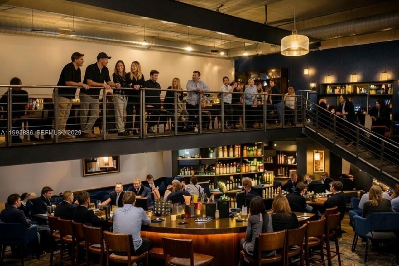 Warehouse/restaurant For Sale In Doral , Doral, FL 33166 Photo