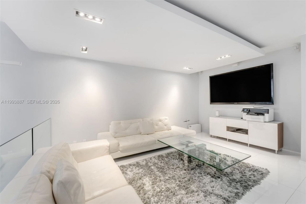 1524 NE Quayside Ter , Unit A4, Miami, FL 33138 Photo