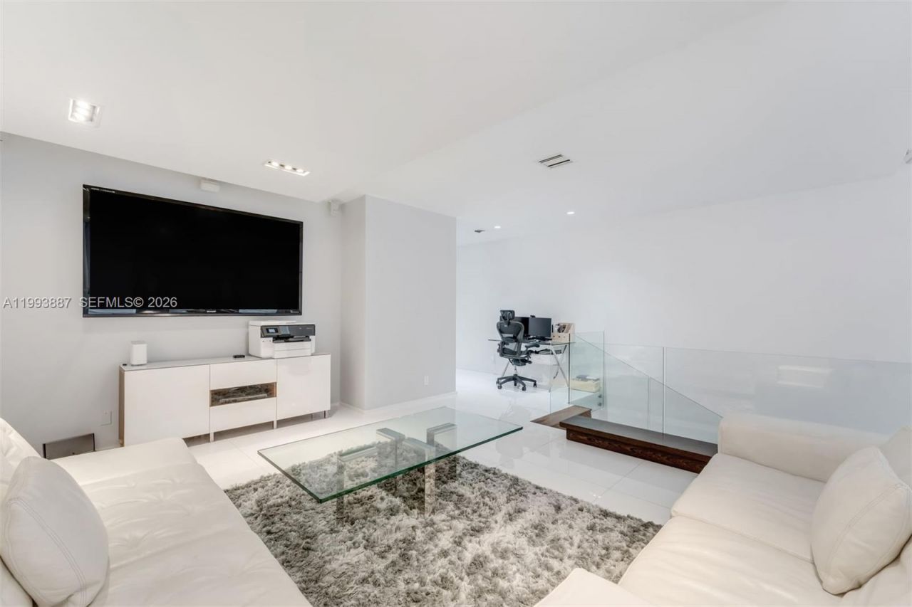 1524 NE Quayside Ter , Unit A4, Miami, FL 33138 Photo