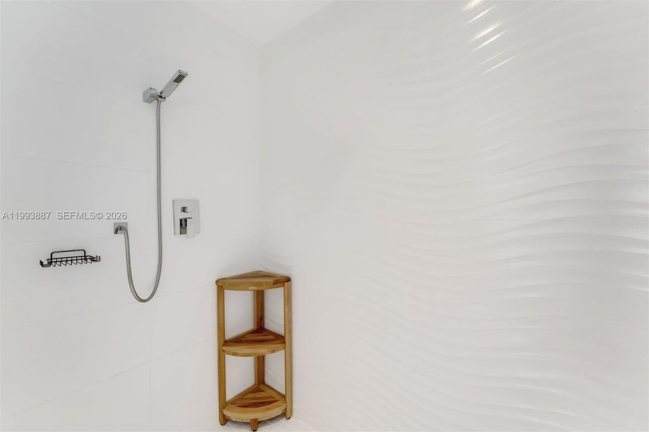 1524 NE Quayside Ter , Unit A4, Miami, FL 33138 Photo