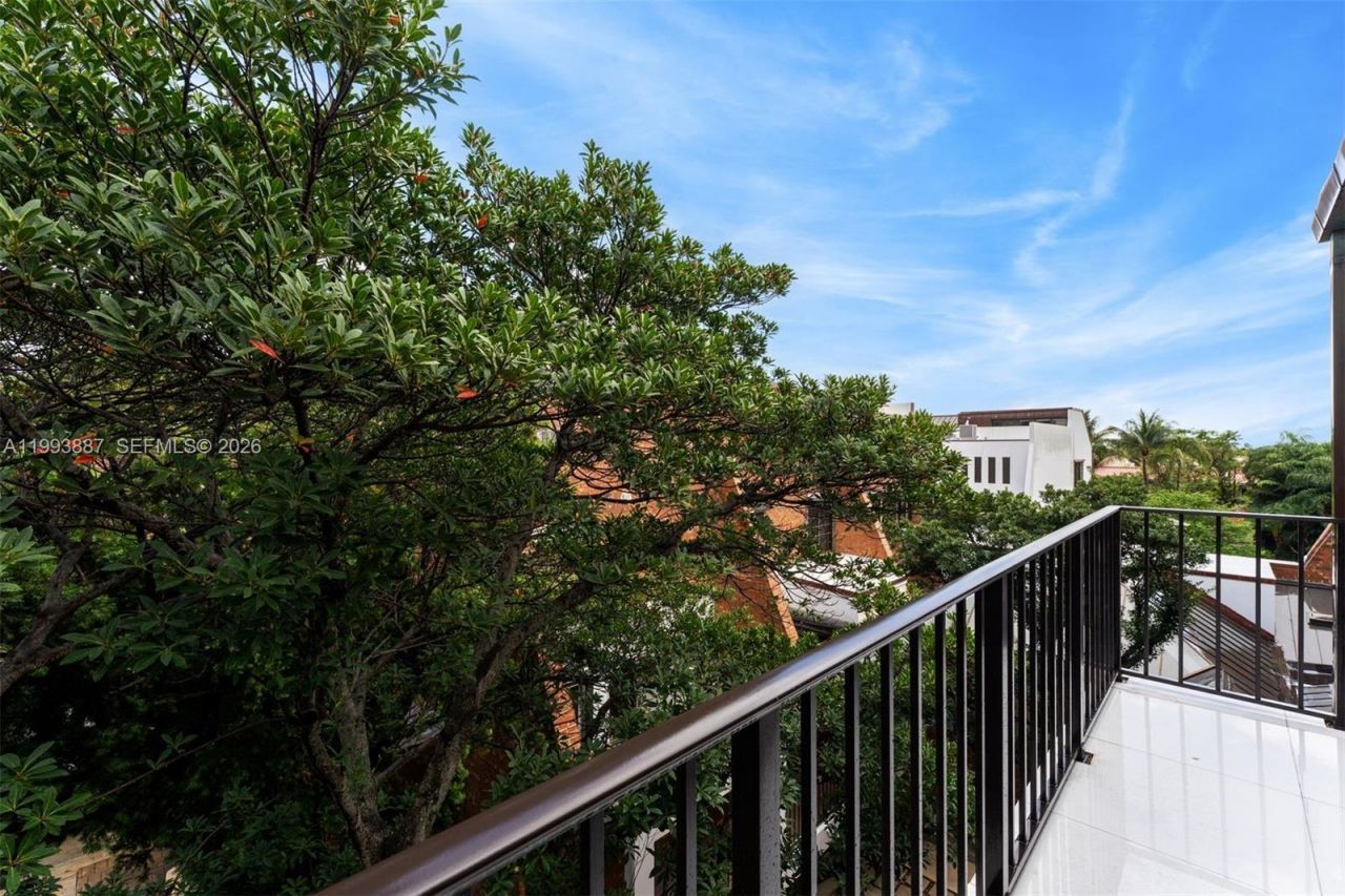 1524 NE Quayside Ter , Unit A4, Miami, FL 33138 Photo