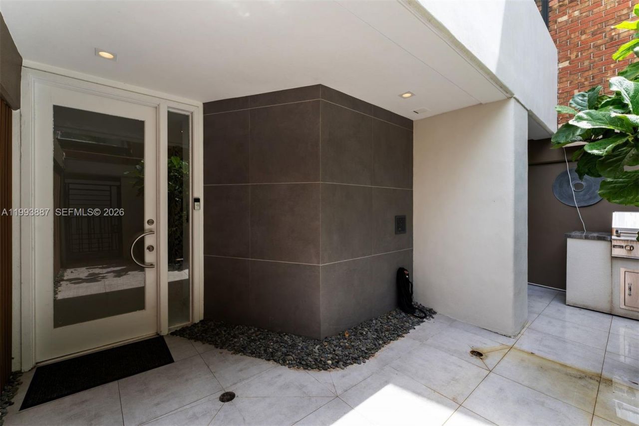 1524 NE Quayside Ter , Unit A4, Miami, FL 33138 Photo