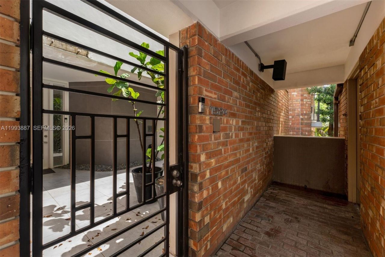 1524 NE Quayside Ter , Unit A4, Miami, FL 33138 Photo