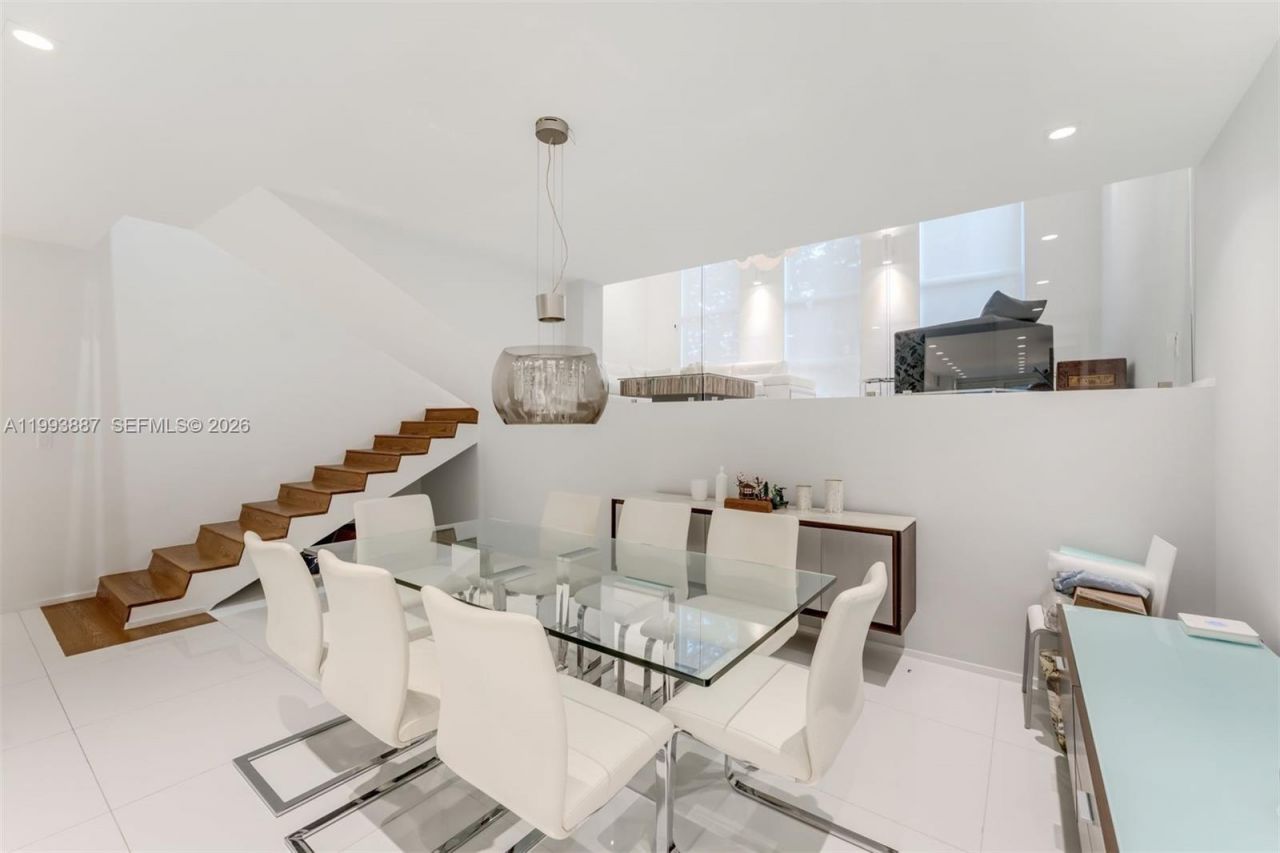 1524 NE Quayside Ter , Unit A4, Miami, FL 33138 Photo