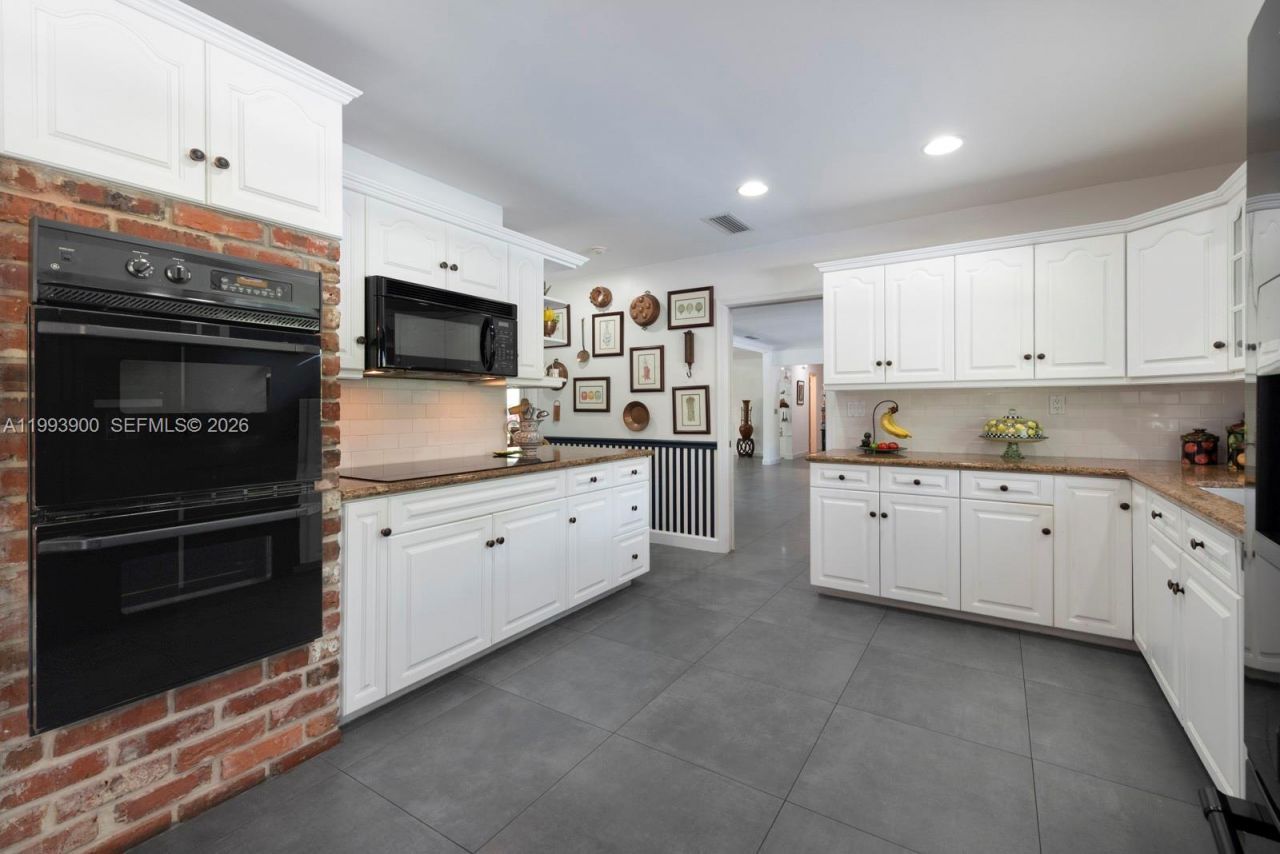 7751 Palmetto Ct , Pinecrest, FL 33156 Photo